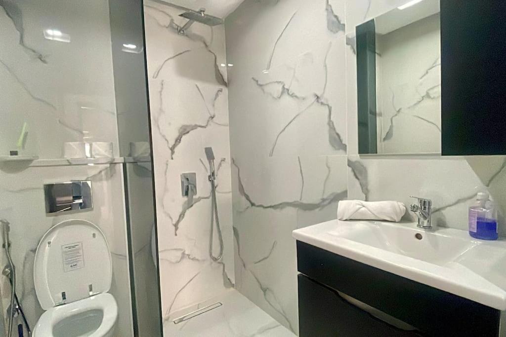 Spacious 3 Bedrooms & 2 Balcony - Comfortable Appartement Tanger